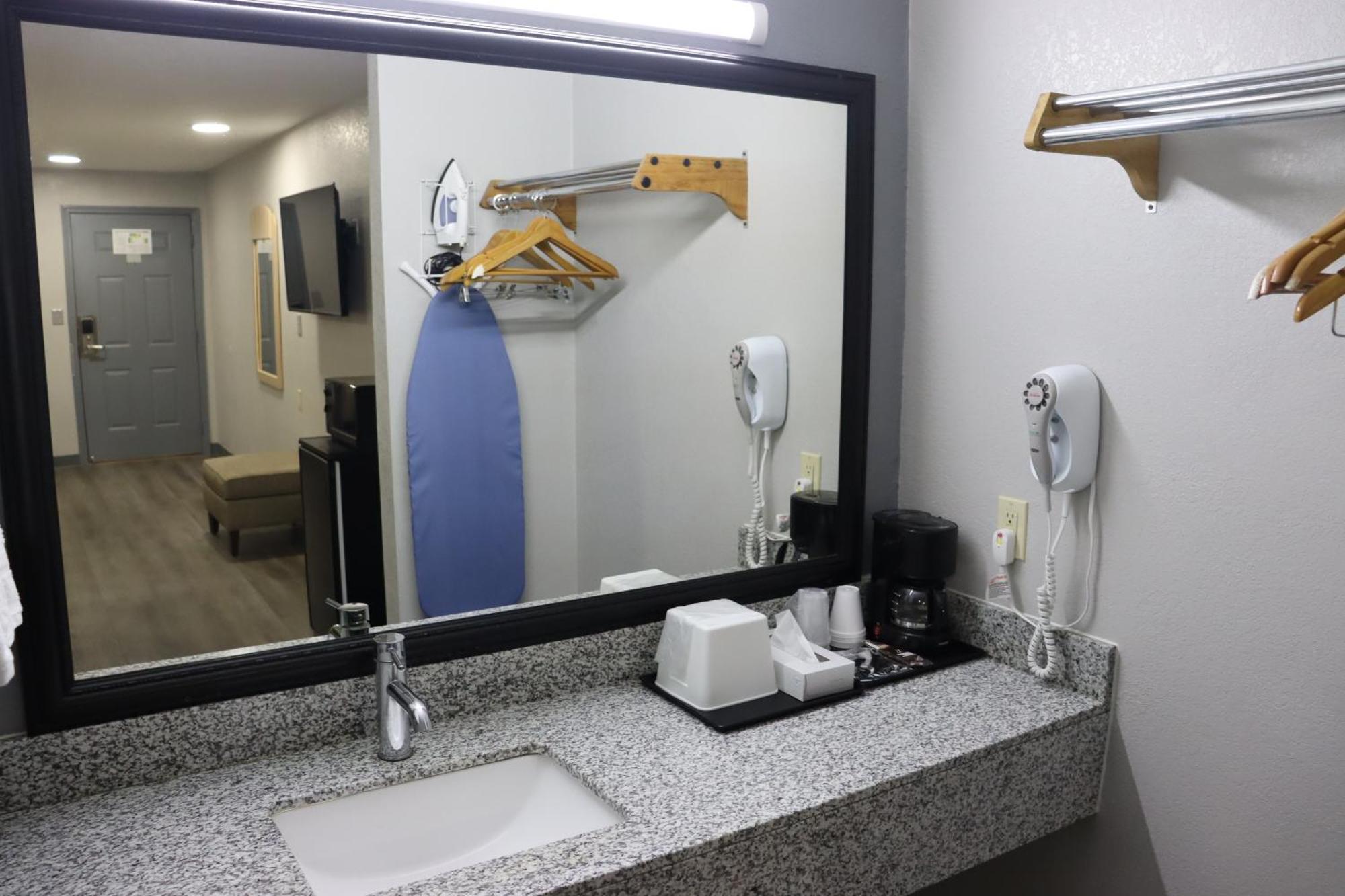 Americas Best Value Inn Cabot Buitenkant foto