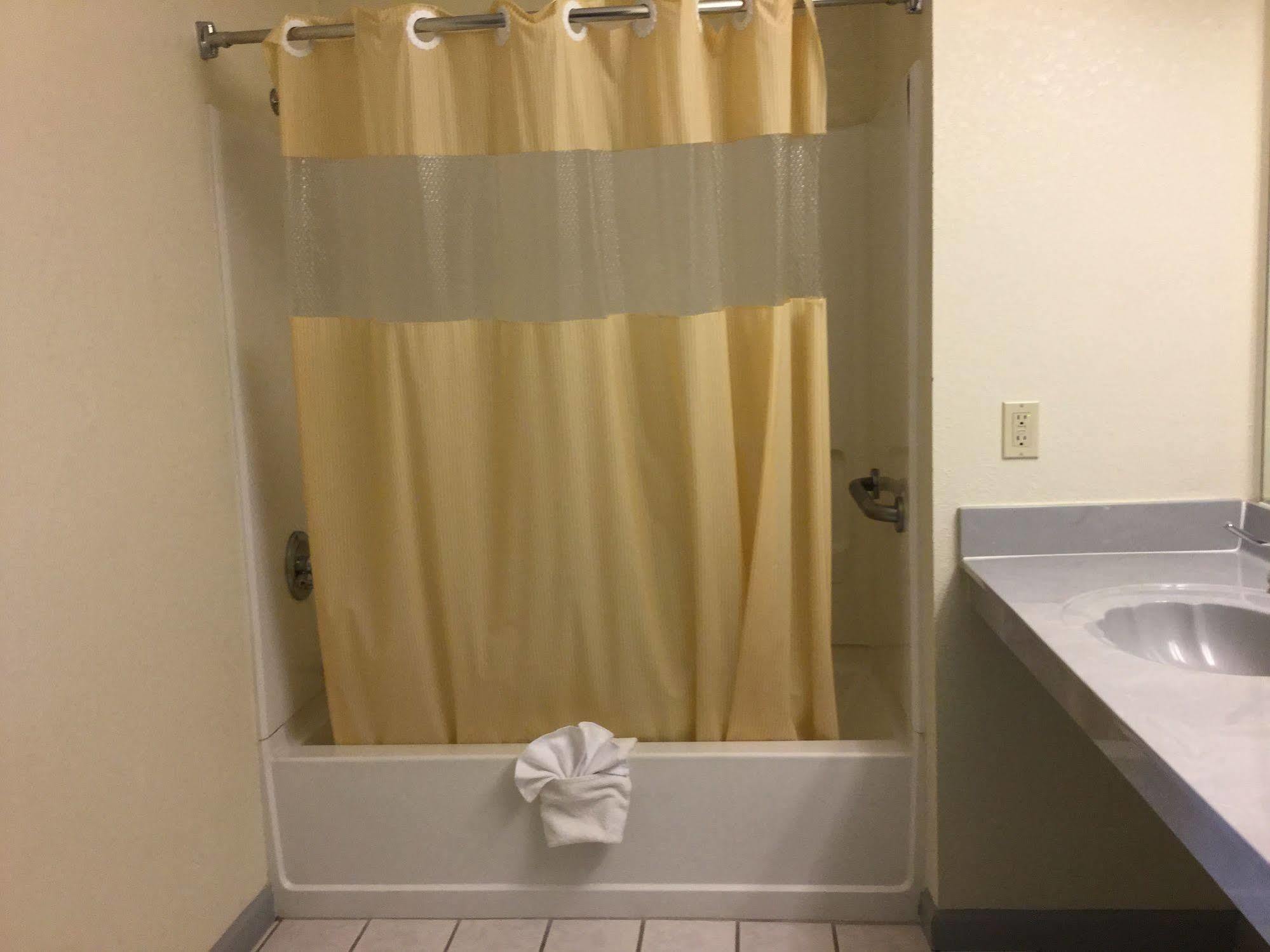 Americas Best Value Inn Cabot Buitenkant foto